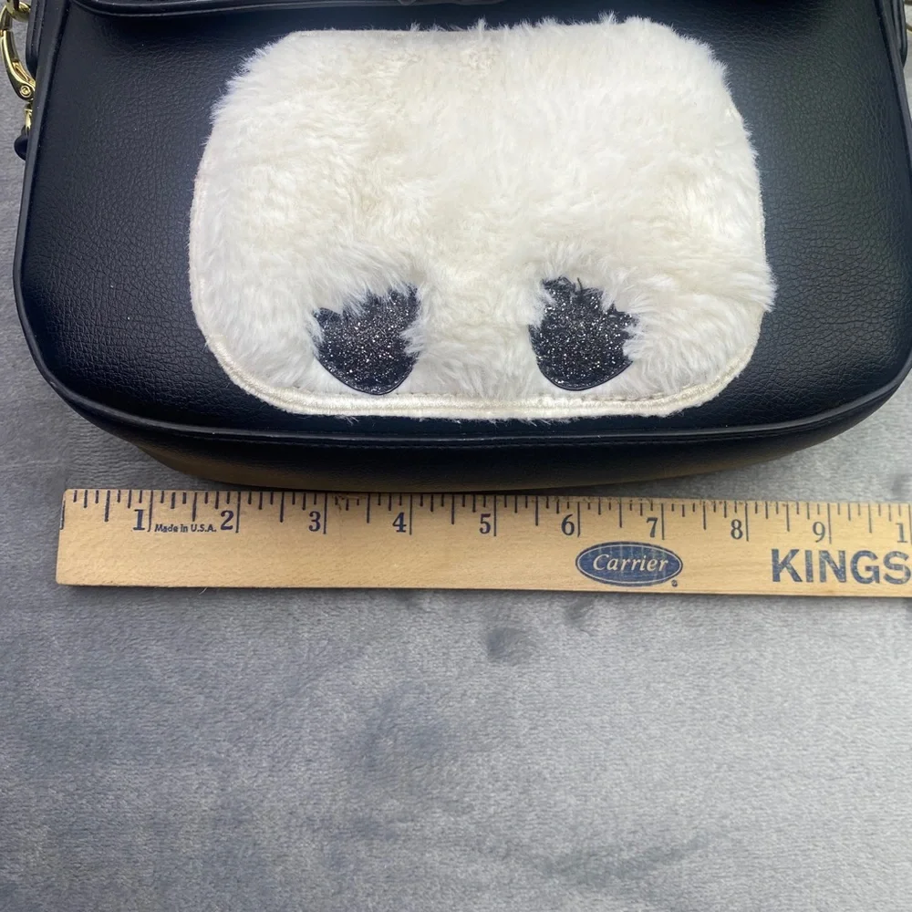 Betsey Johnson Penguin Crossbody Bag - Picture 10 of 11